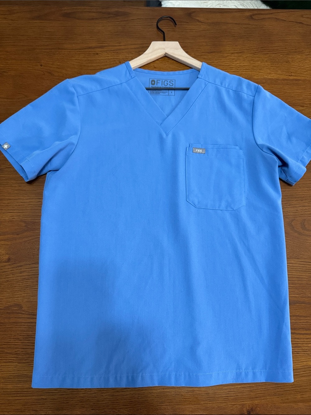 Figs Men’s Blue V-Neck Scrub Top